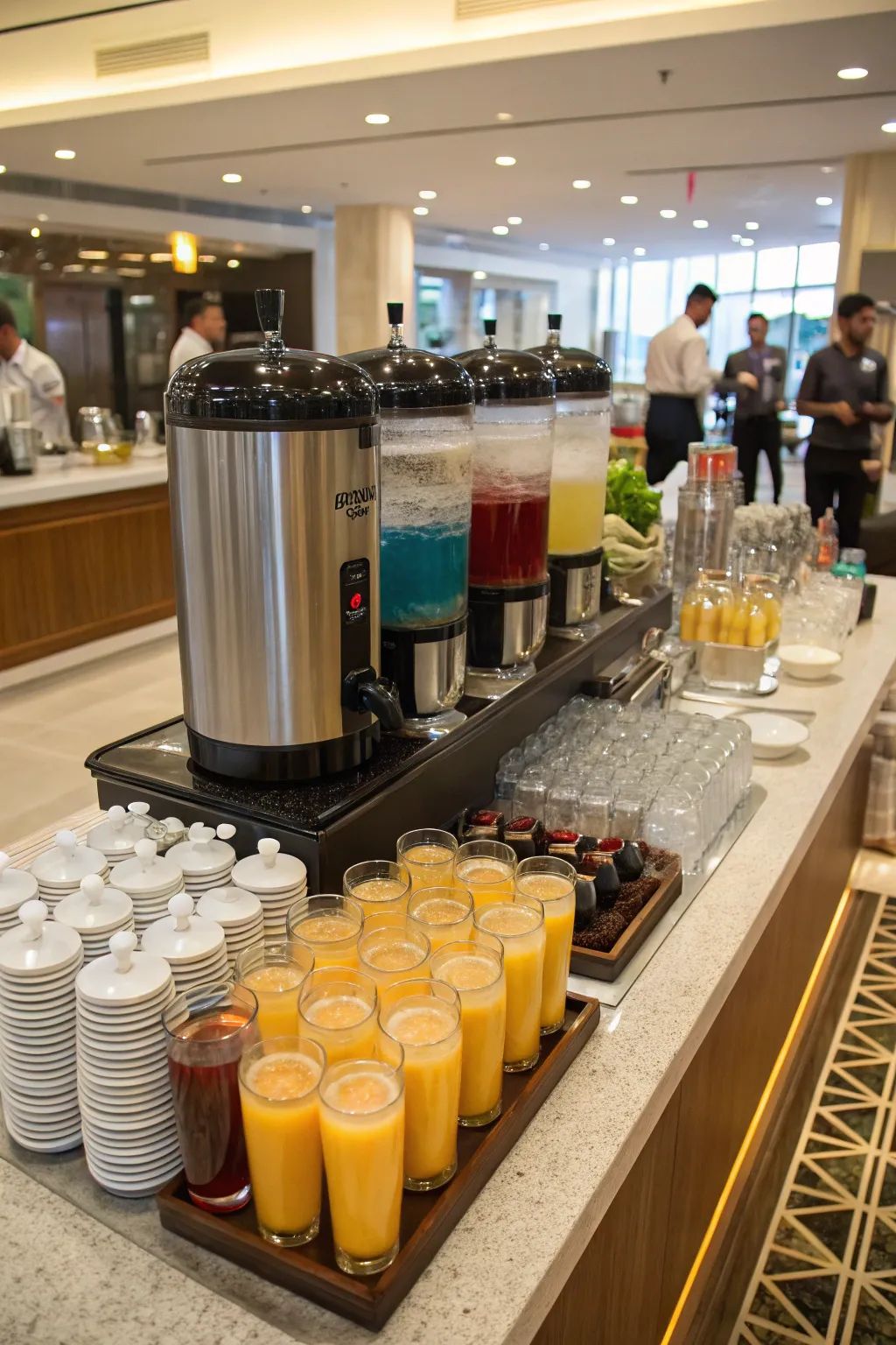 Fresh juice bar beverage station with chilled dispensers